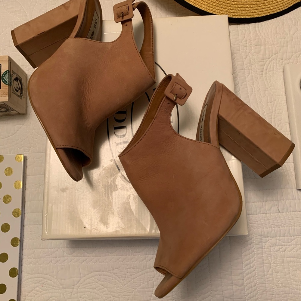 Steve Madden Callvin Camel PeepToe 3.5” Heel Sz 10
